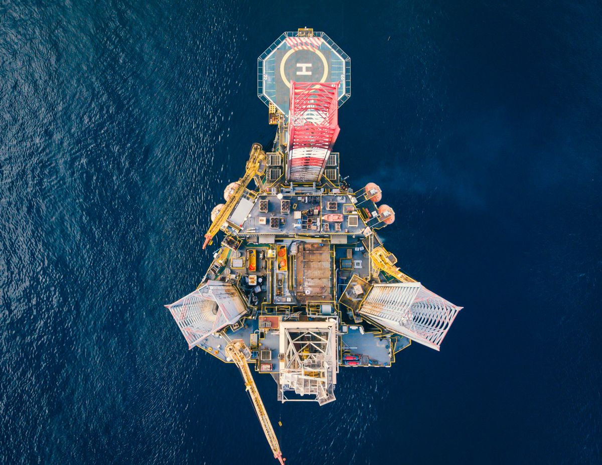Hydraulic pumps for drilling rigs and offshore platforms